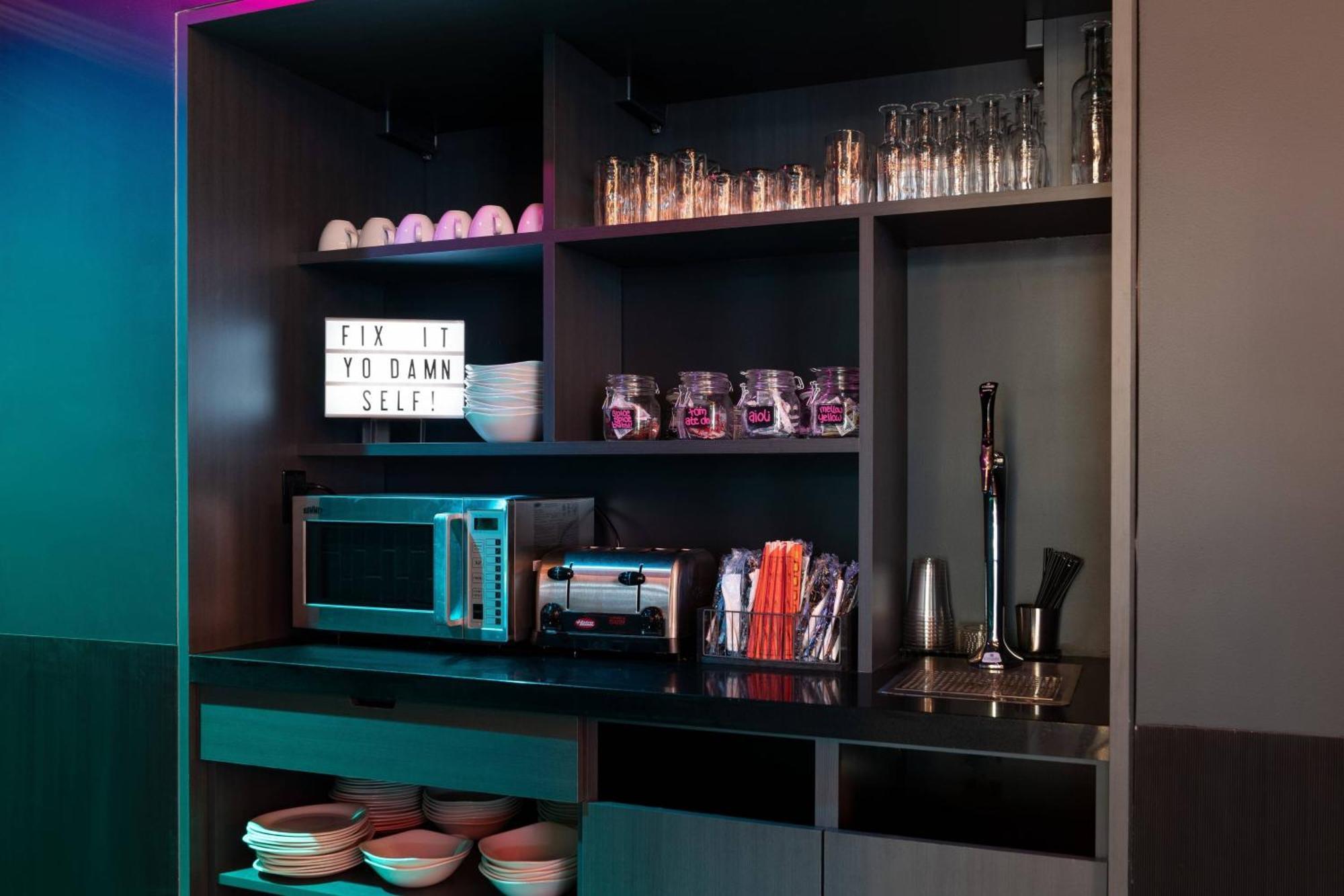 Moxy Portland Downtown Hotel Exterior foto