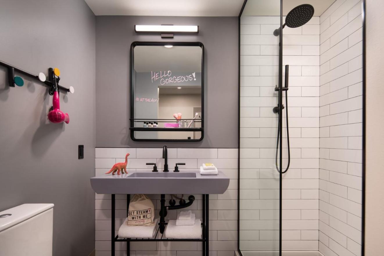 Moxy Portland Downtown Hotel Exterior foto